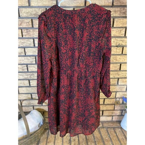 BeachLunchLounge Long Sleeve V-Neck Dress‎ - Picture 2 of 6